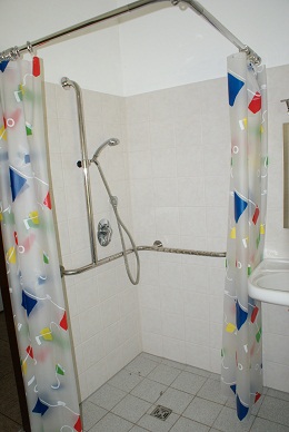 Ansicht der Behinderten-Dusche